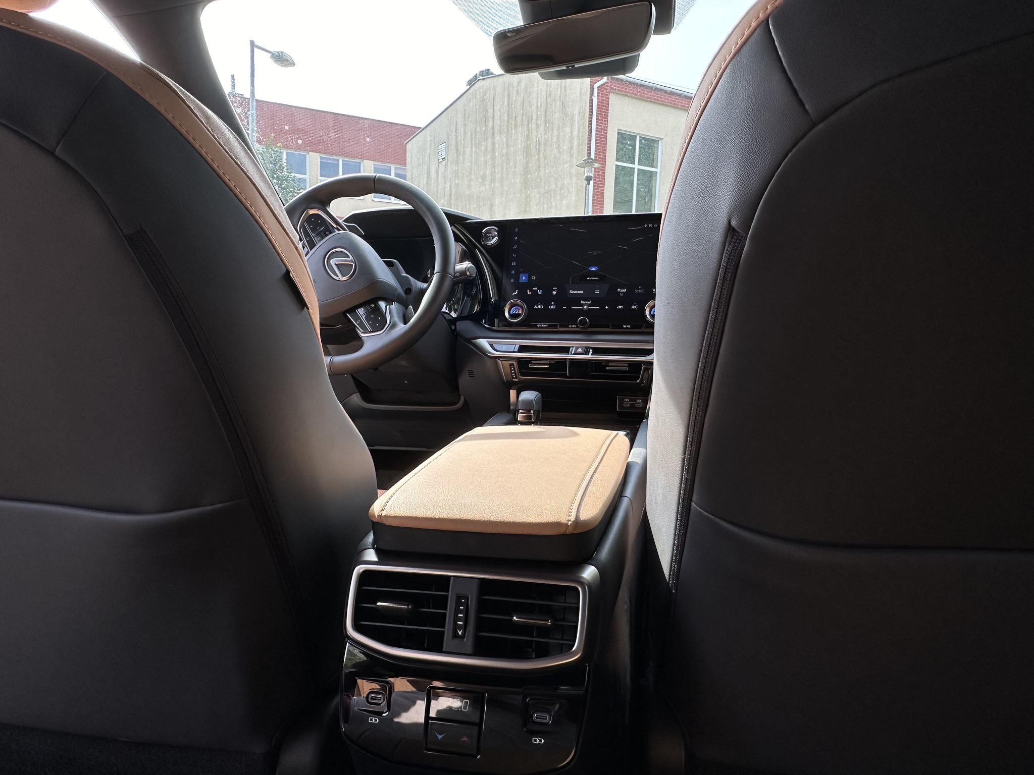 wnetrze-lexusa-rx450